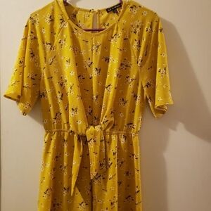 Womens pretty as u wish yellow floral dress size small worn once